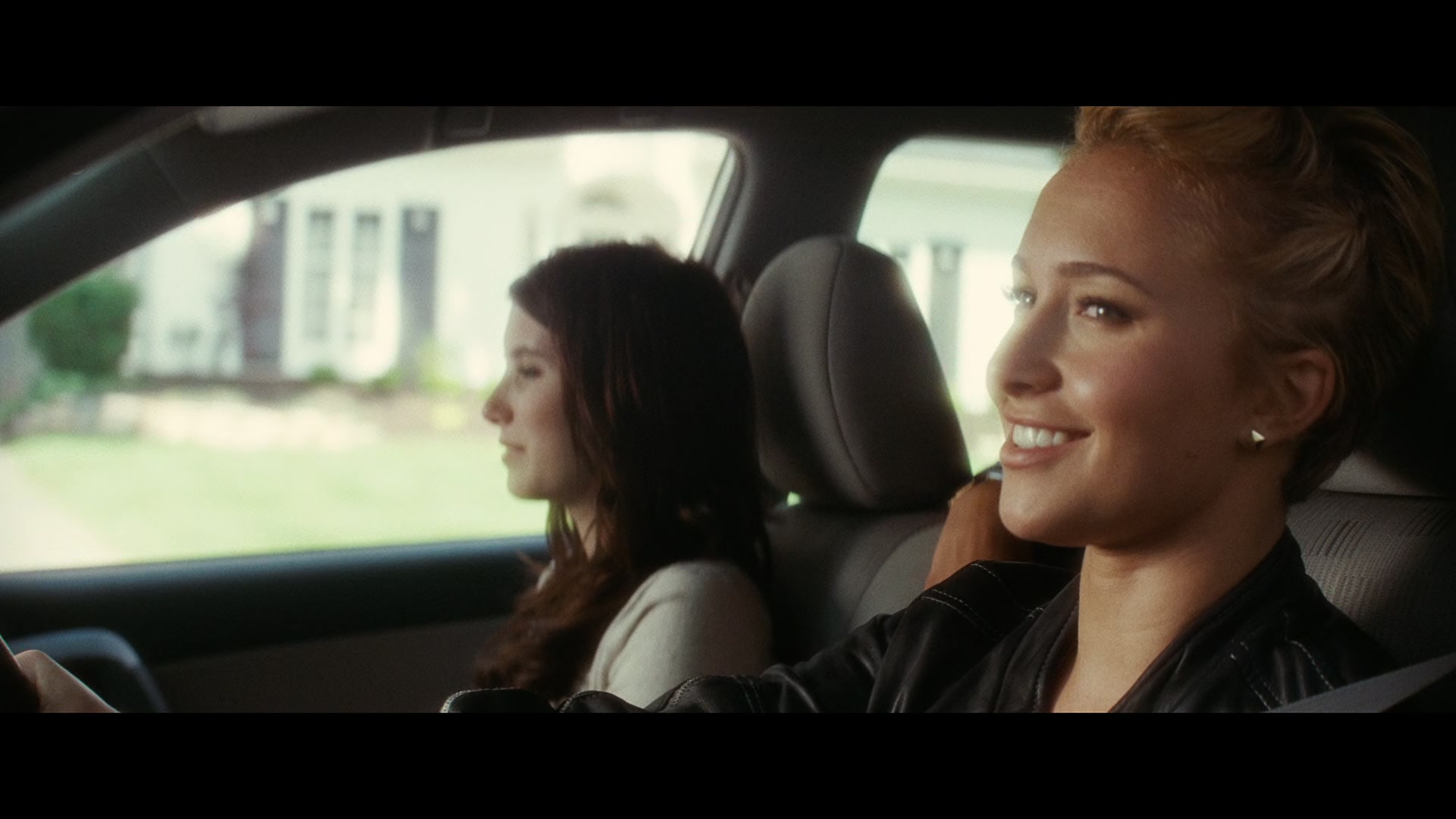 Scream_4_2011_1080p_02023~0.jpg