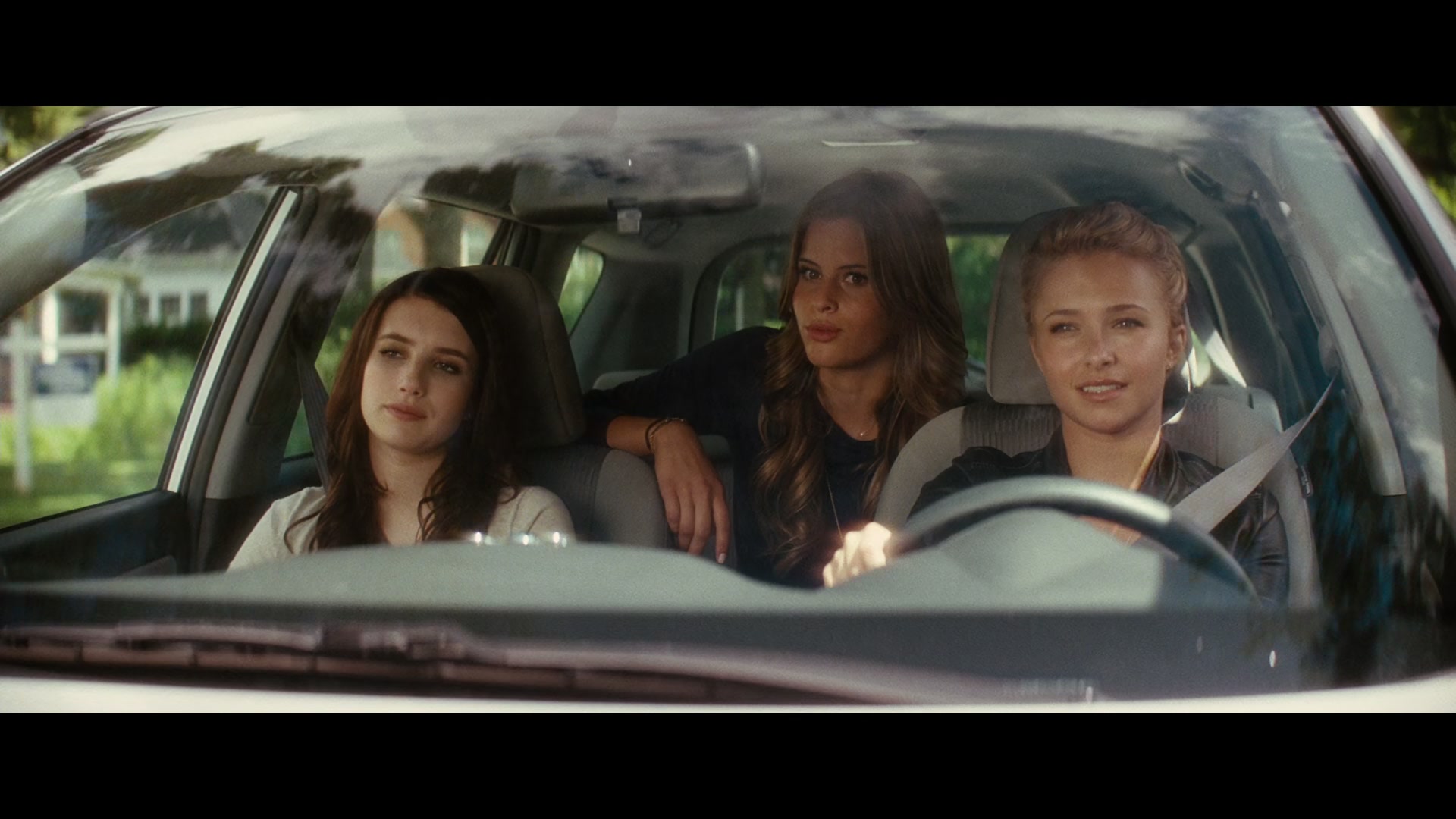 Scream_4_2011_1080p_02035~0.jpg