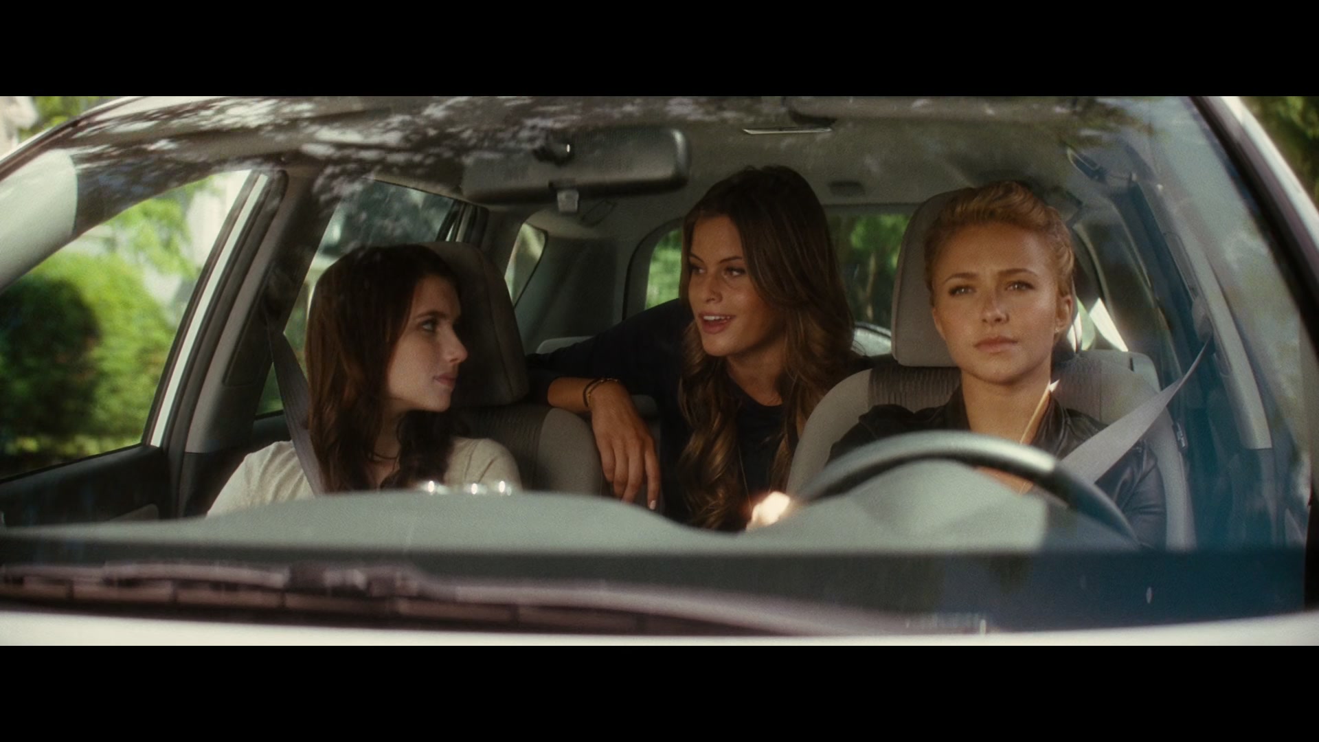 Scream_4_2011_1080p_02040~0.jpg