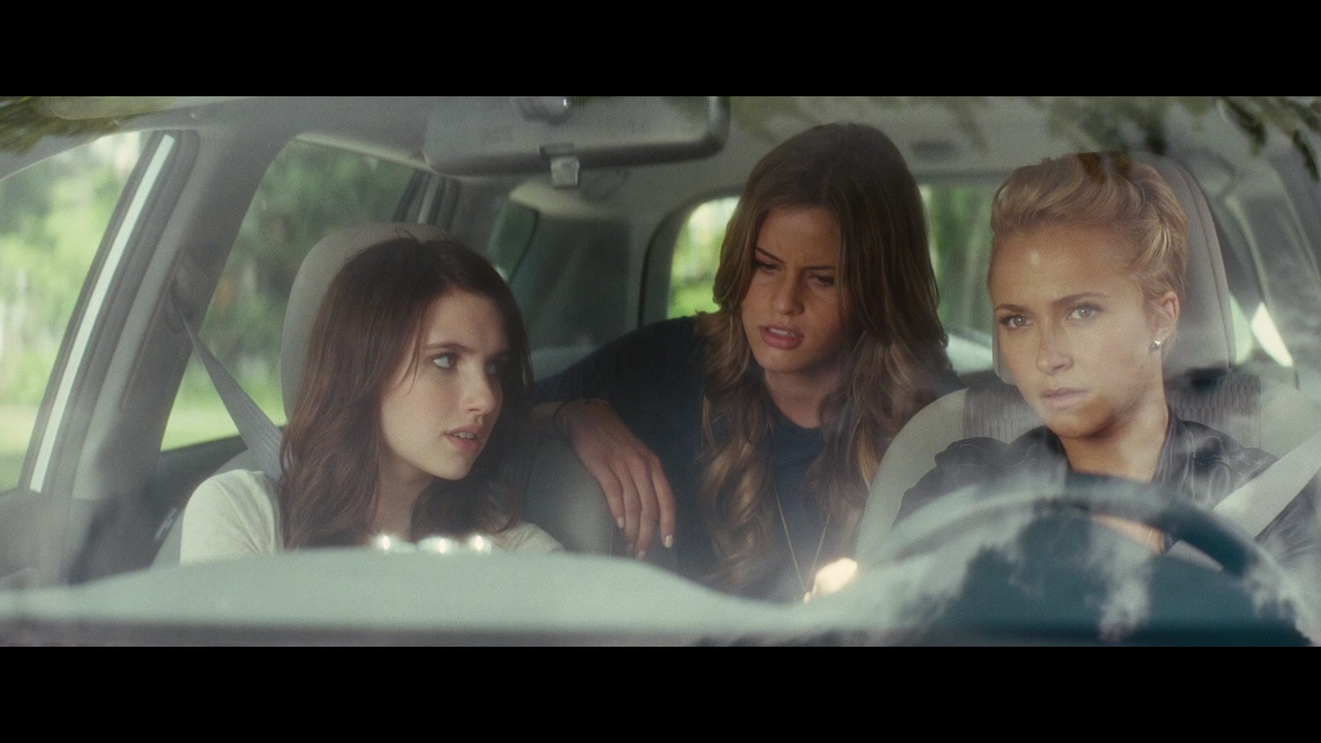 Scream_4_2011_1080p_02101~0.jpg