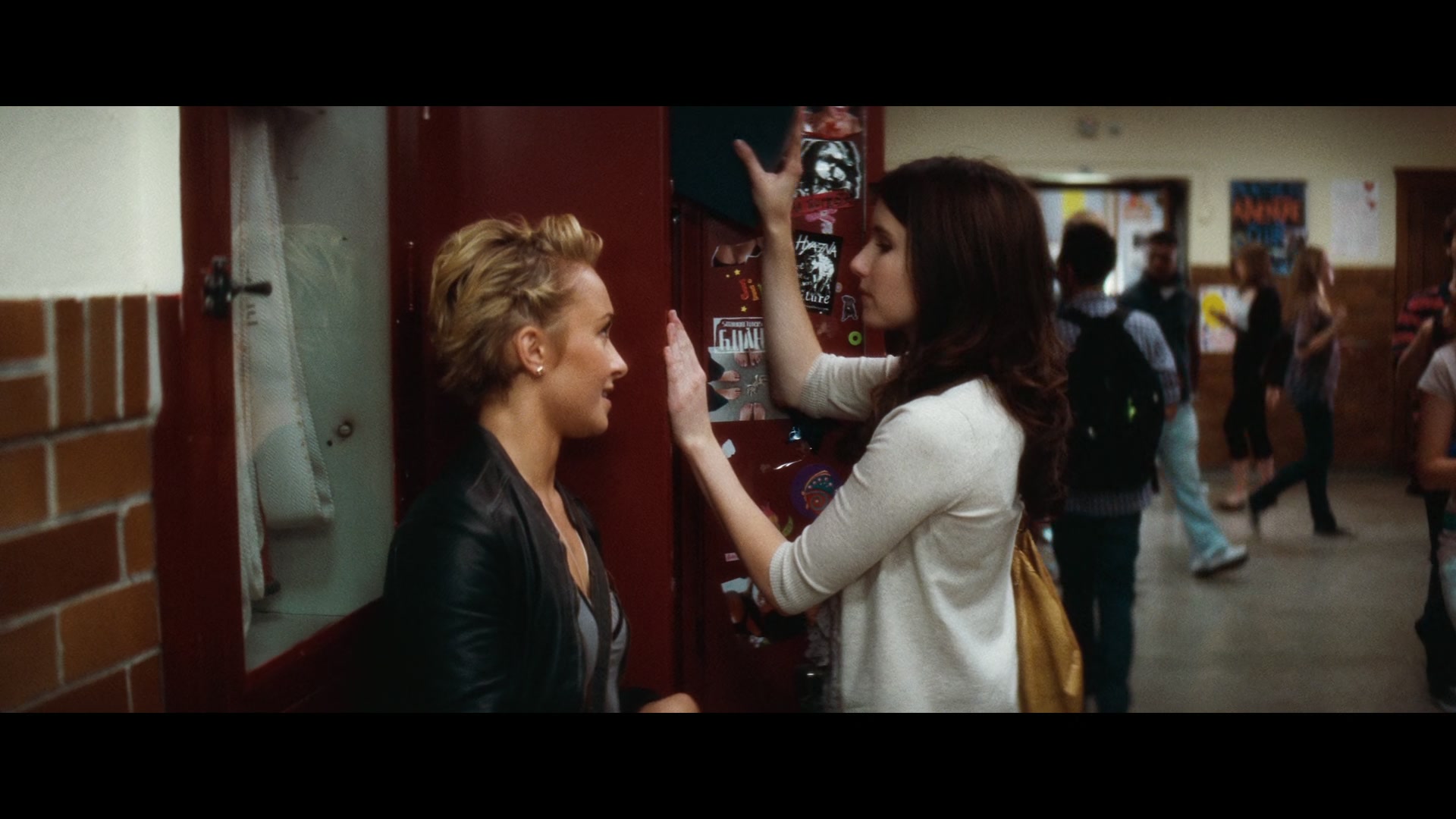 Scream_4_2011_1080p_02621~0.jpg Scream_4_2011_1080p_02621~0.jpg