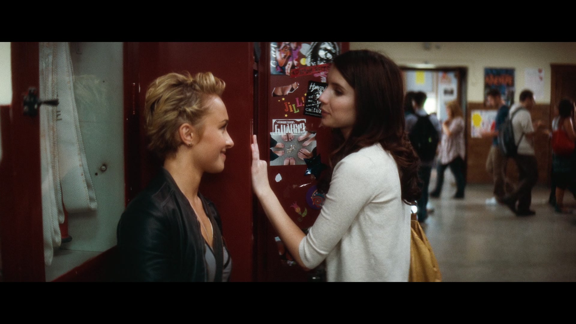 Scream_4_2011_1080p_02628~0.jpg