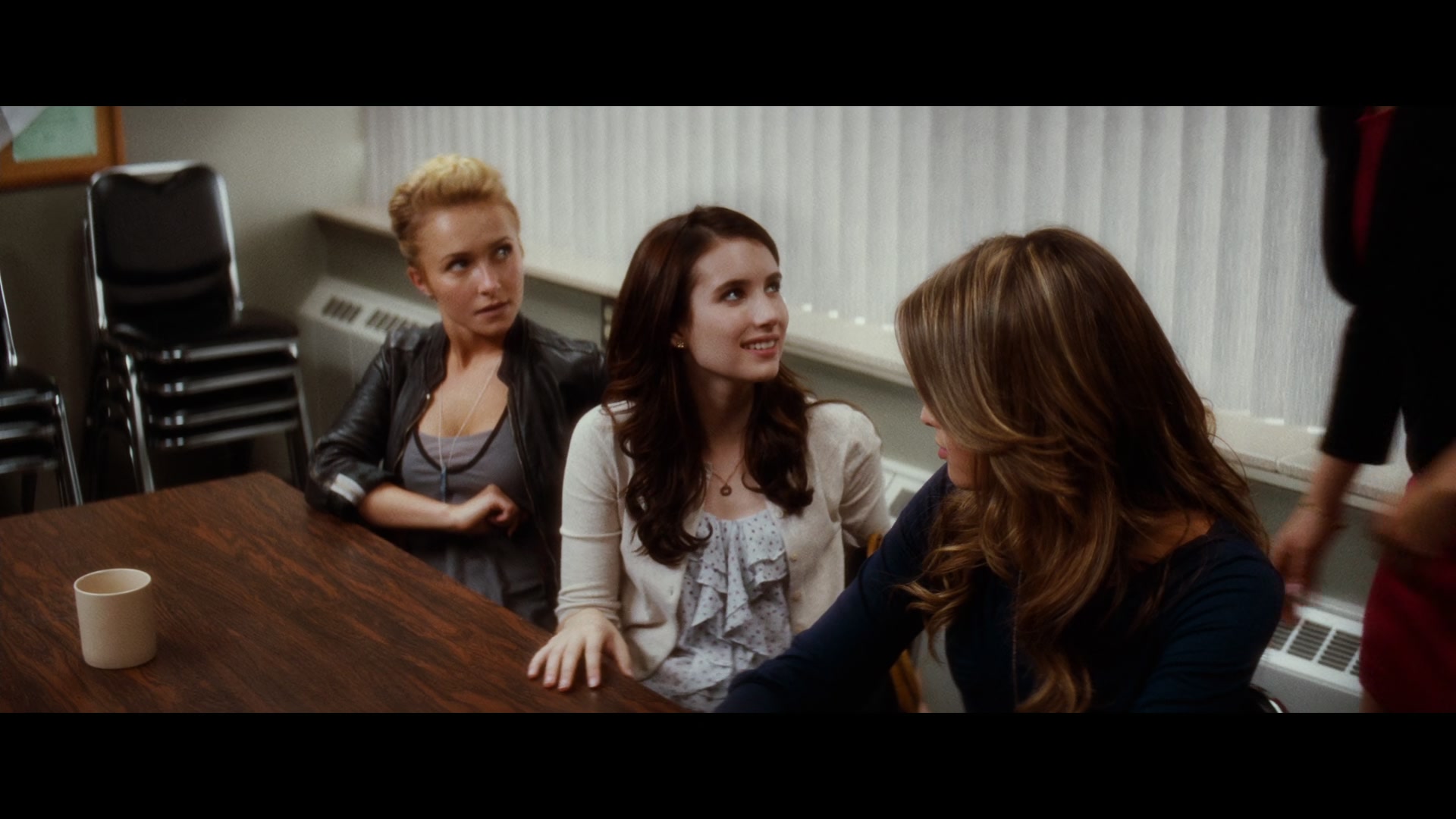 Scream_4_2011_1080p_03583~0.jpg