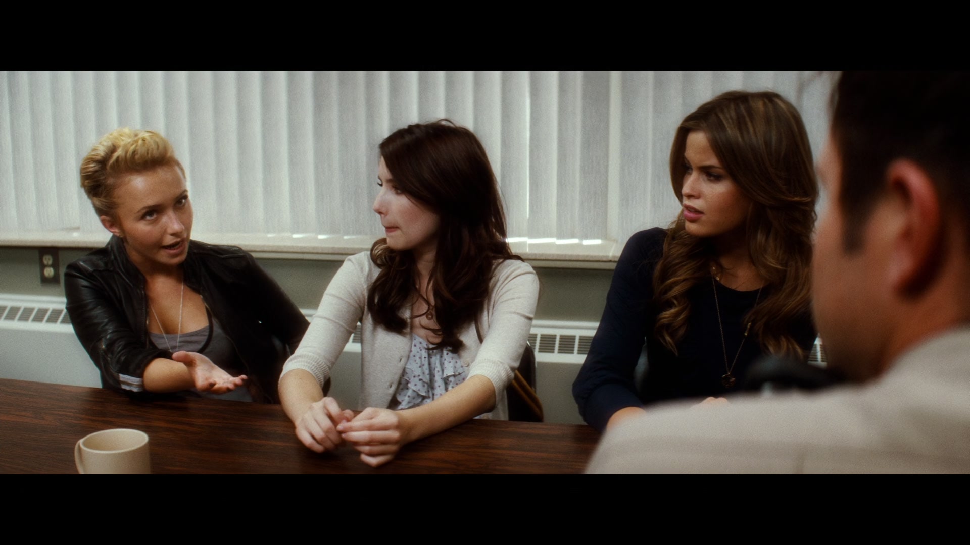 Scream_4_2011_1080p_03603~0.jpg