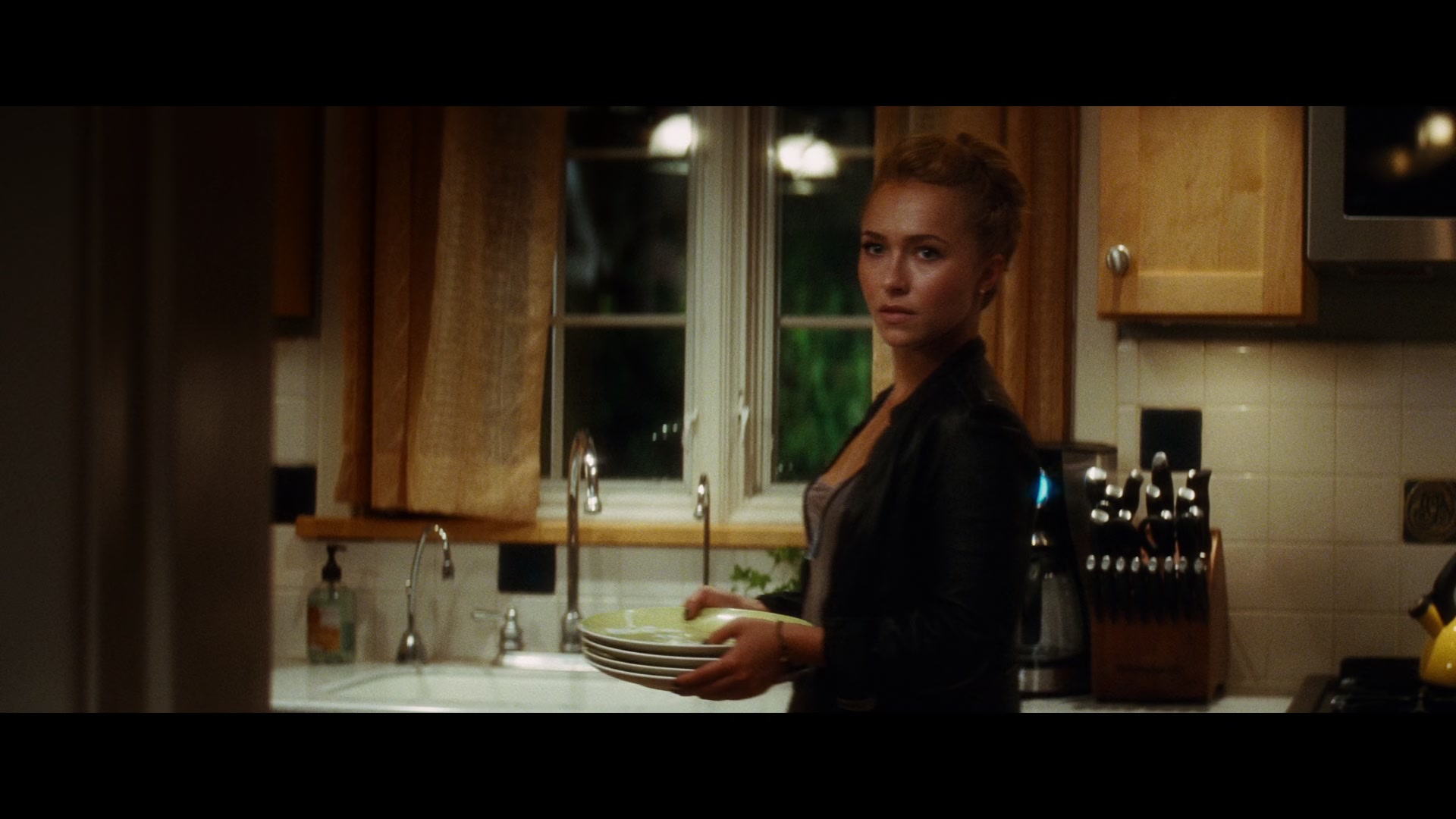 Scream_4_2011_1080p_03907~0.jpg