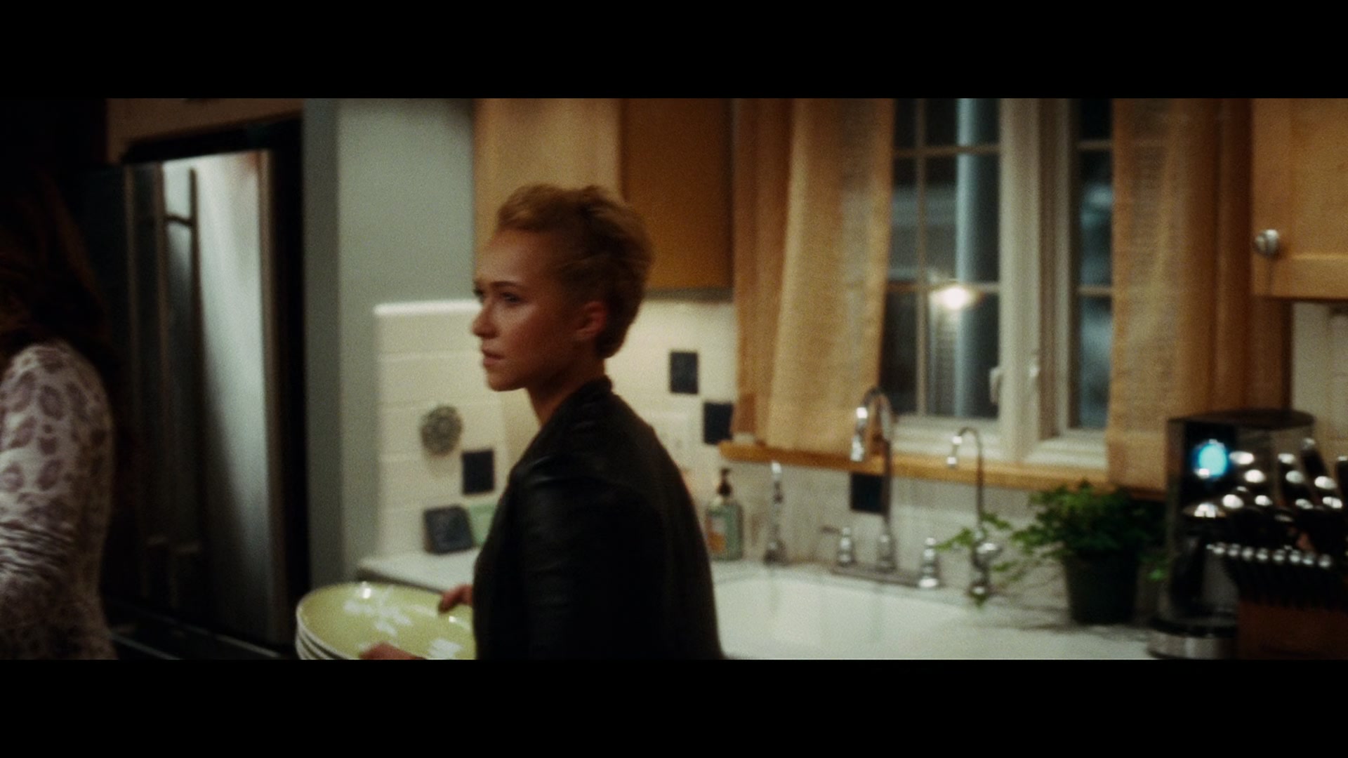 Scream_4_2011_1080p_03917~0.jpg
