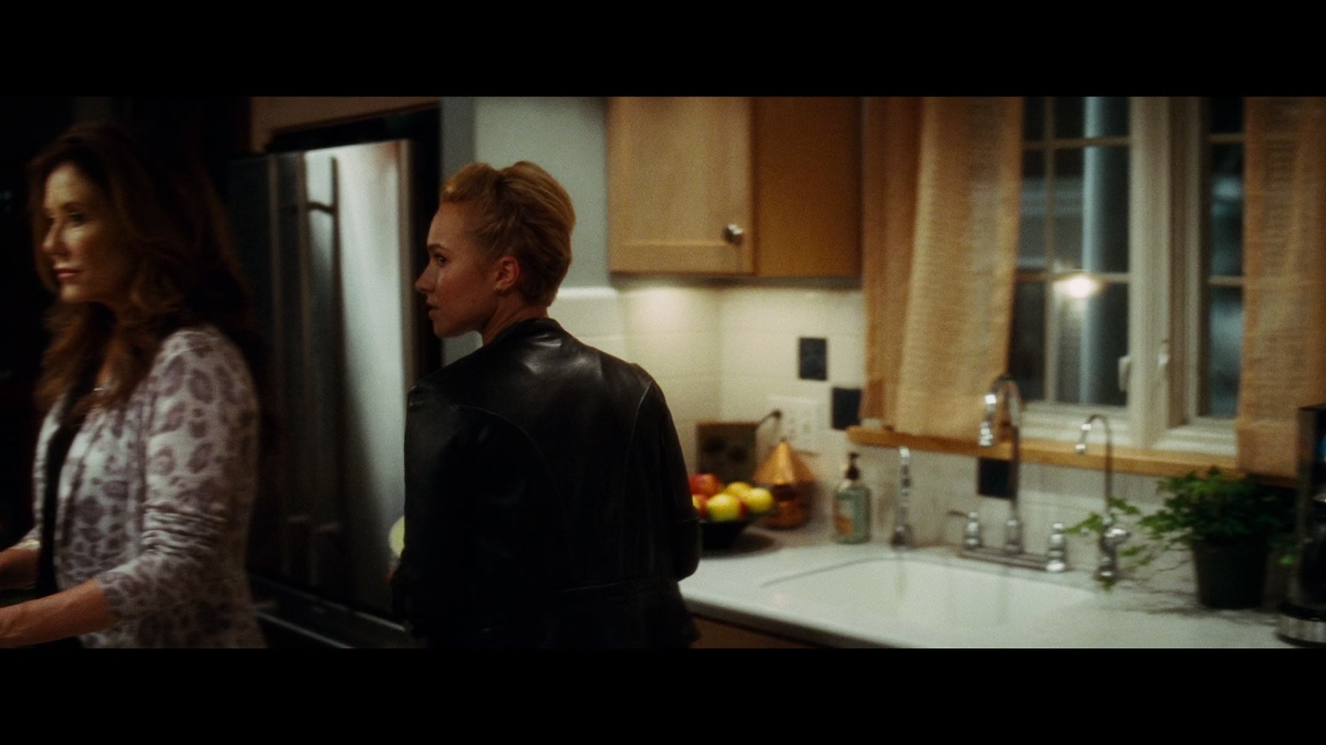 Scream_4_2011_1080p_03918~0.jpg Scream_4_2011_1080p_03918~0.jpg