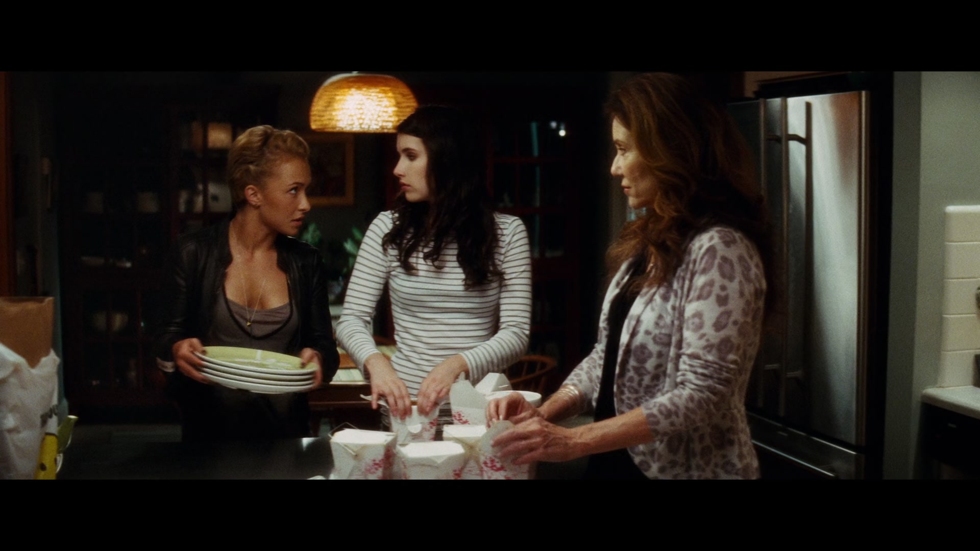Scream_4_2011_1080p_03924~0.jpg