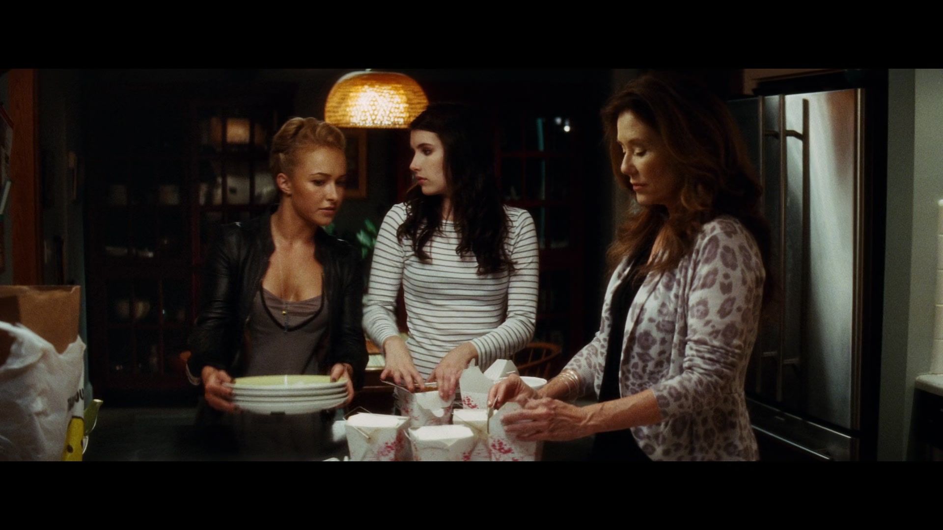 Scream_4_2011_1080p_03925~0.jpg Scream_4_2011_1080p_03925~0.jpg