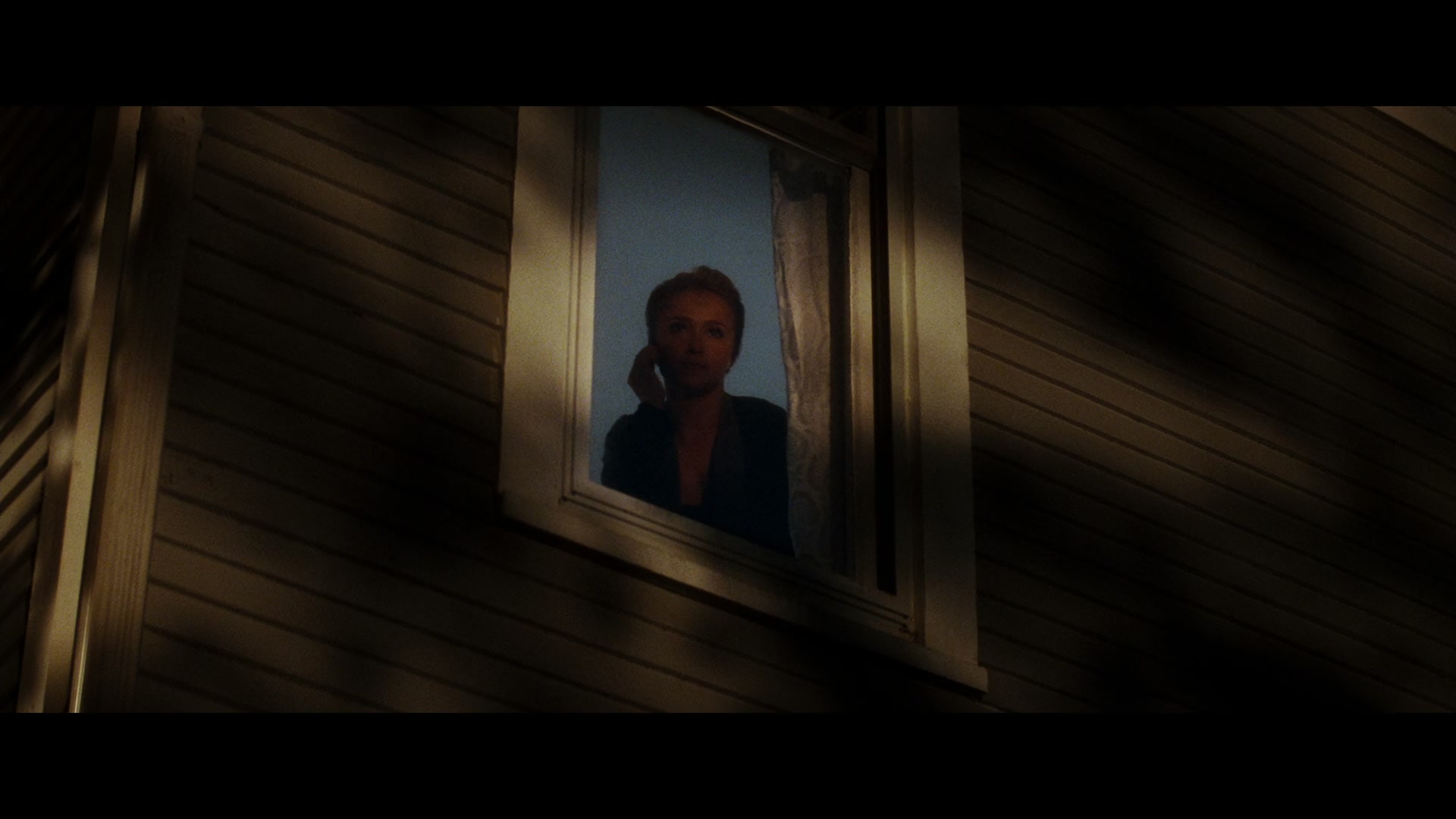Scream_4_2011_1080p_04677~0.jpg
