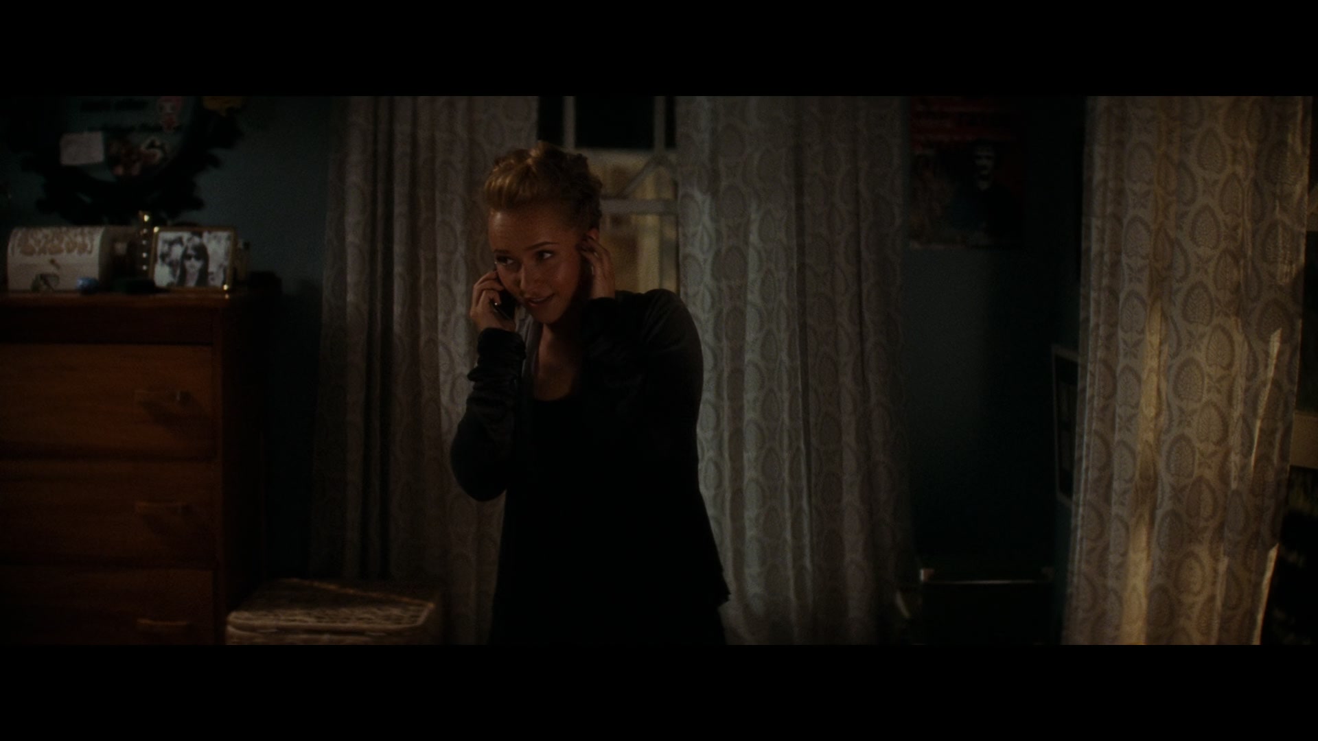 Scream_4_2011_1080p_04868~0.jpg
