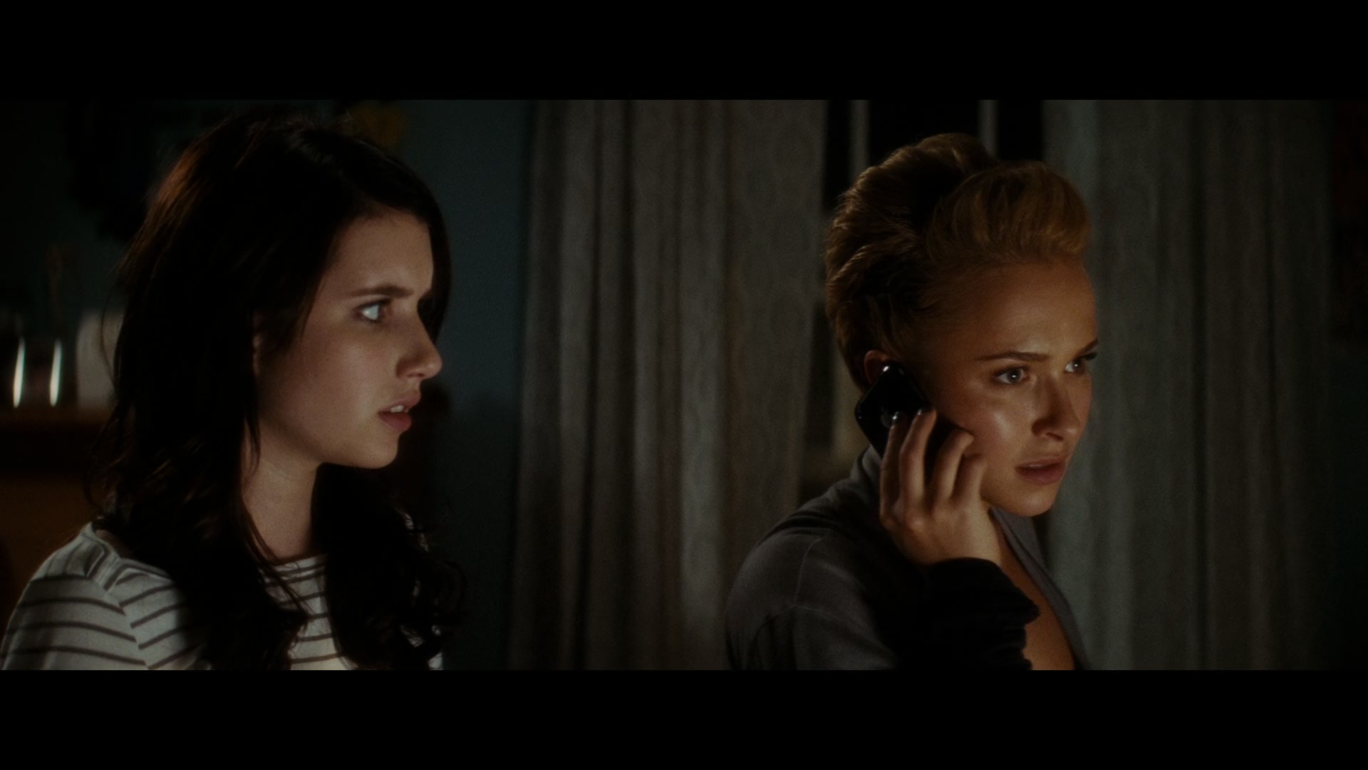Scream_4_2011_1080p_04965~0.jpg