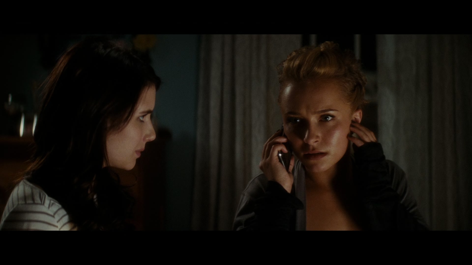 Scream_4_2011_1080p_04974~0.jpg Scream_4_2011_1080p_04974~0.jpg