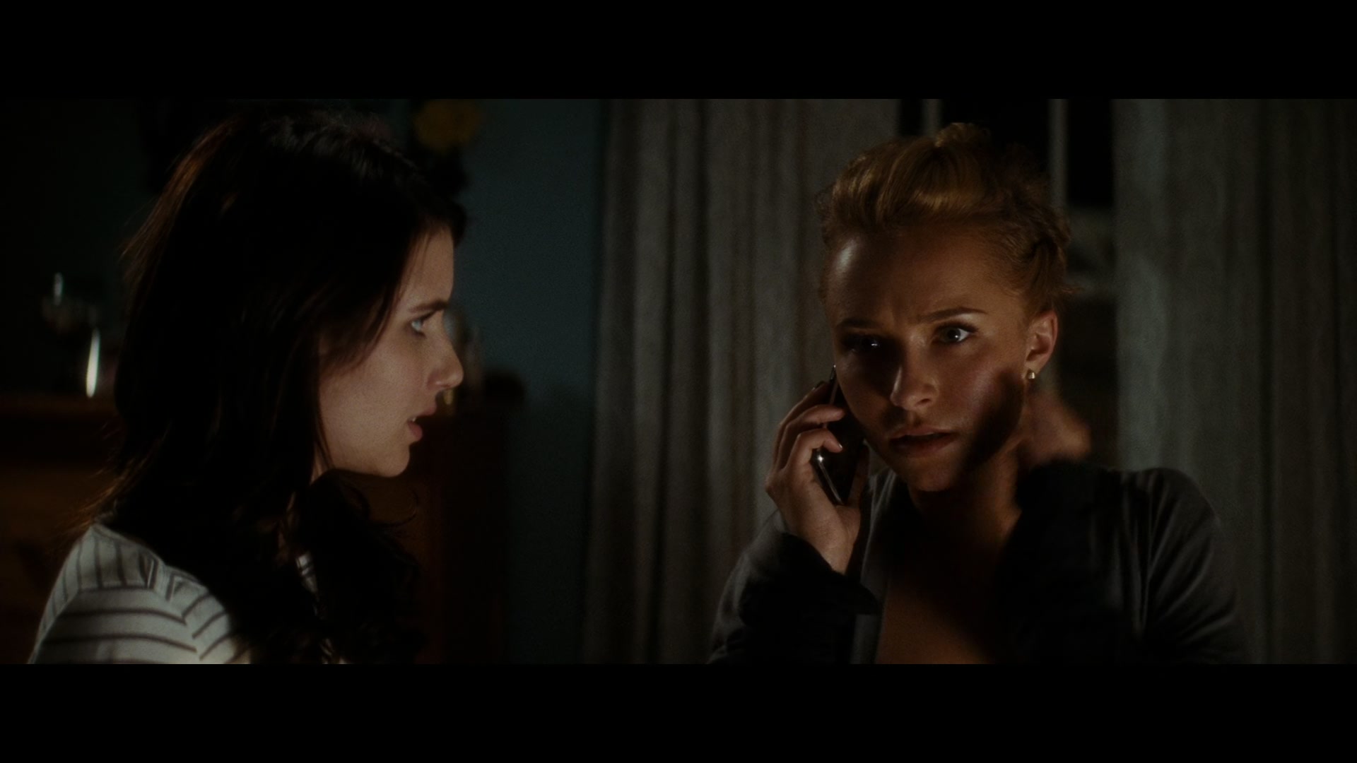 Scream_4_2011_1080p_04976~0.jpg