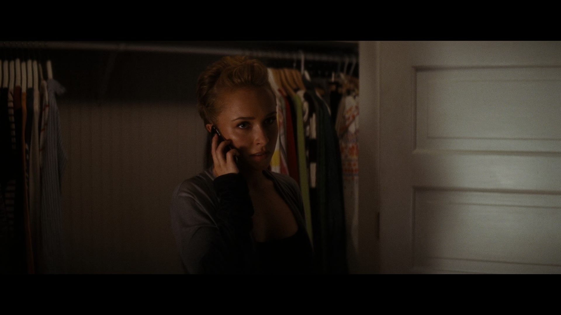 Scream_4_2011_1080p_05051~0.jpg