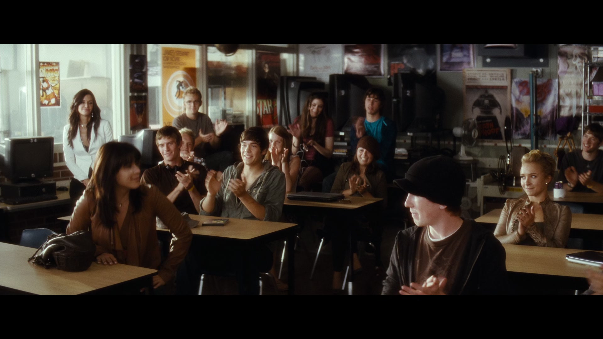 Scream_4_2011_1080p_07076~0.jpg Scream_4_2011_1080p_07076~0.jpg