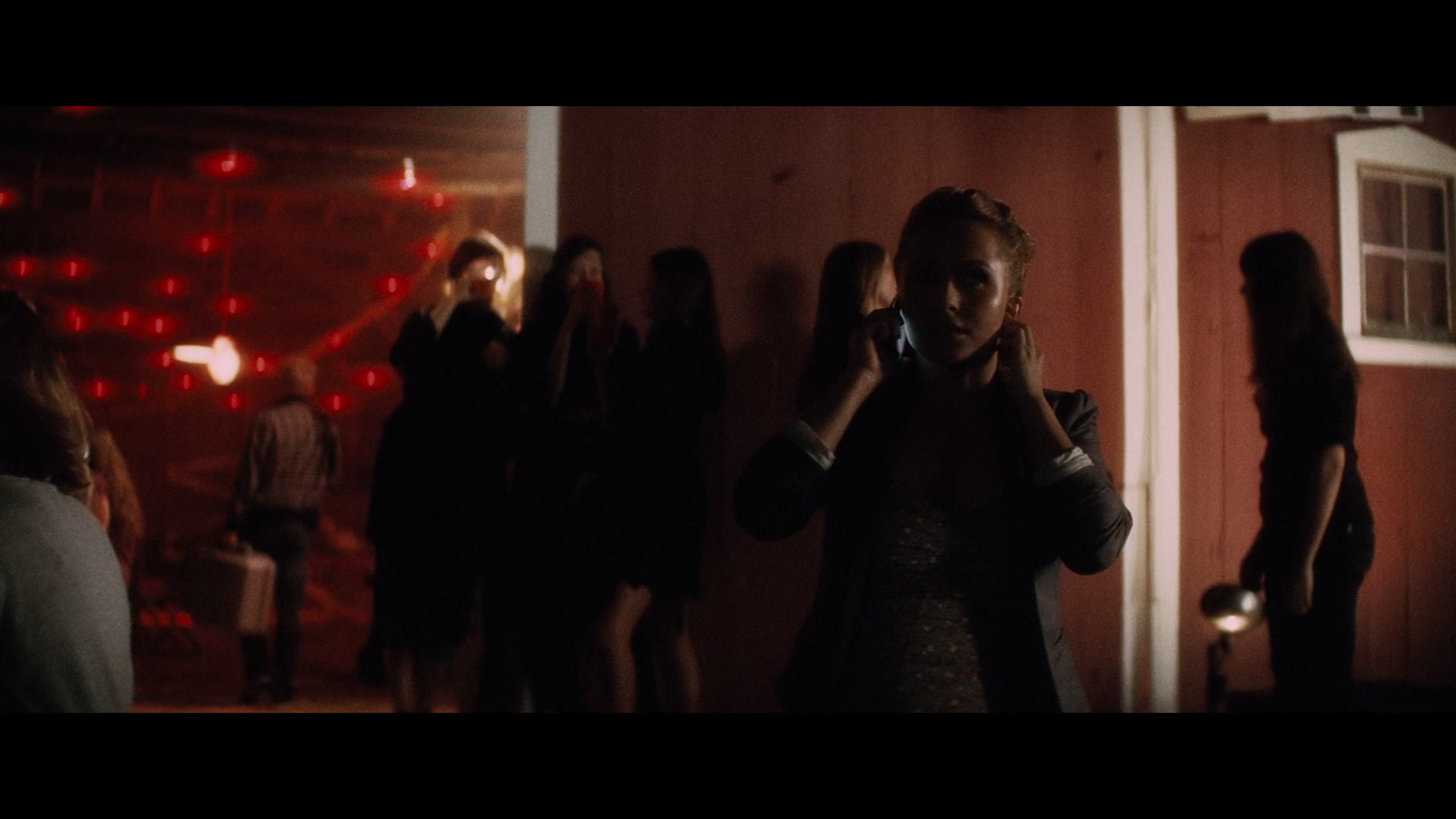Scream_4_2011_1080p_07857~0.jpg