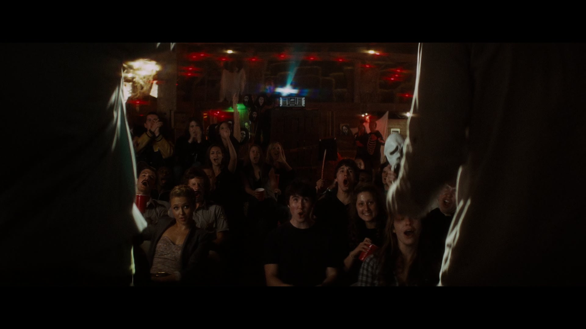 Scream_4_2011_1080p_08013~0.jpg
