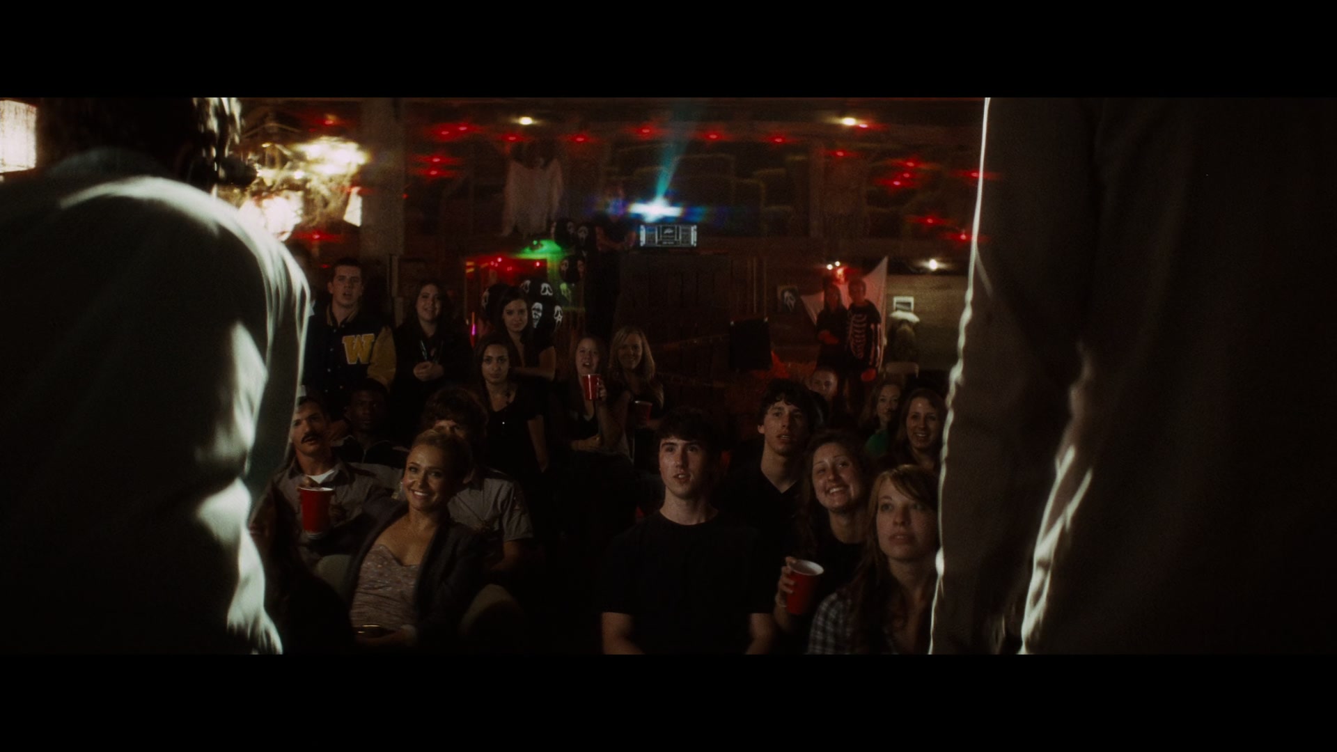 Scream_4_2011_1080p_08038~0.jpg Scream_4_2011_1080p_08038~0.jpg