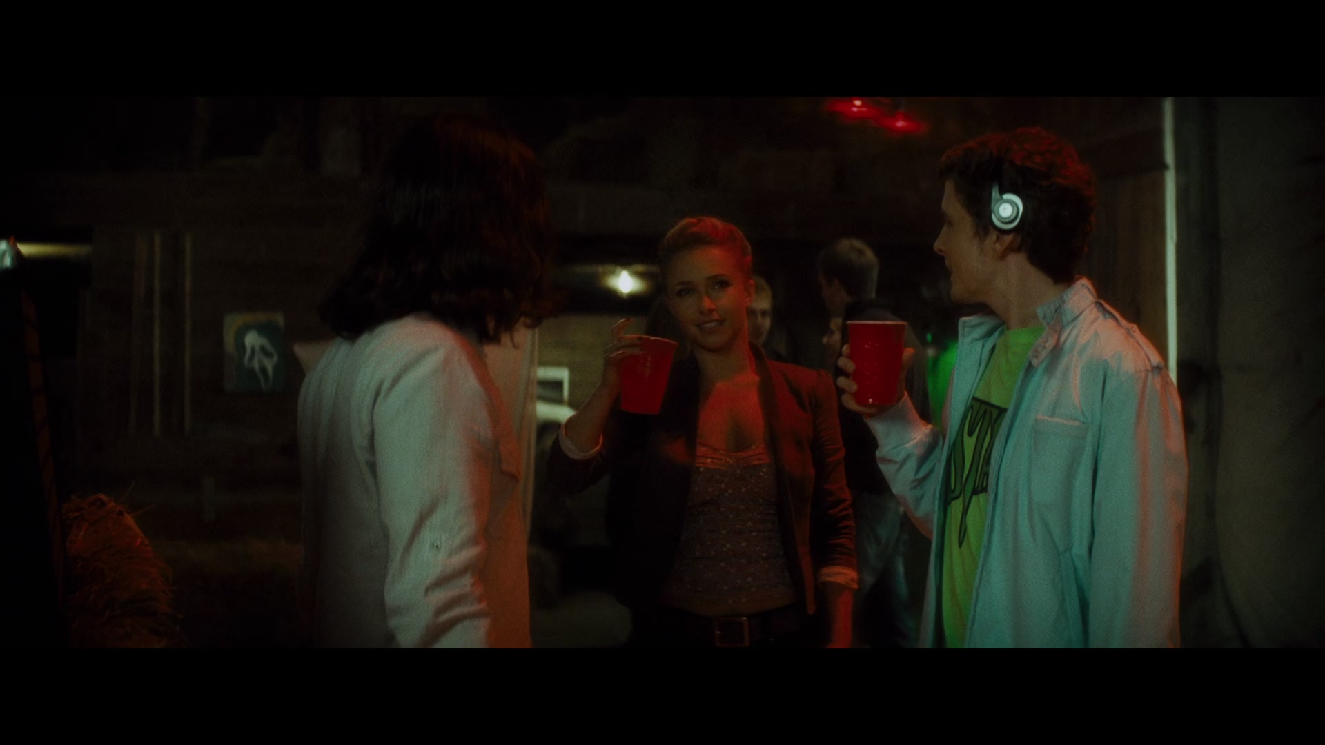 Scream_4_2011_1080p_08508~0.jpg