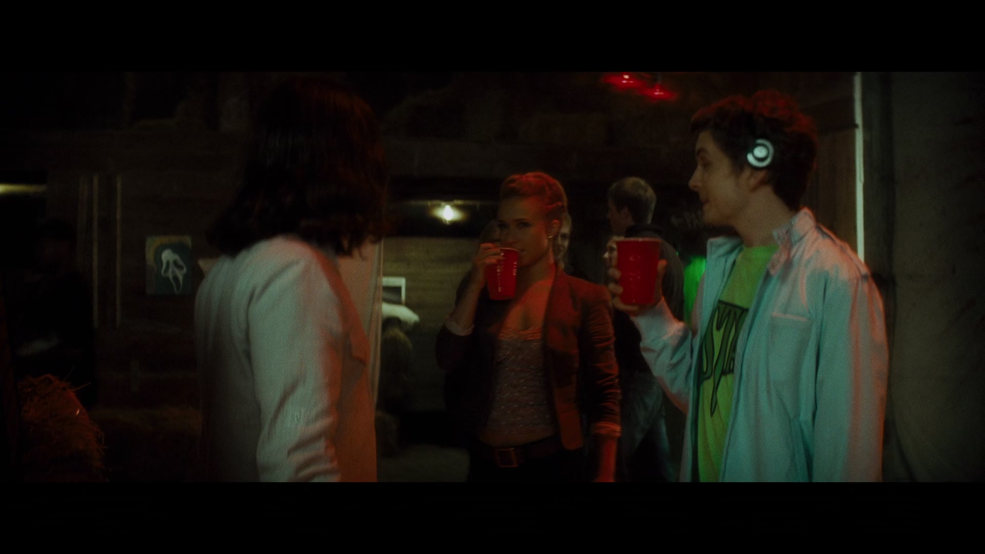 Scream_4_2011_1080p_08510~0.jpg