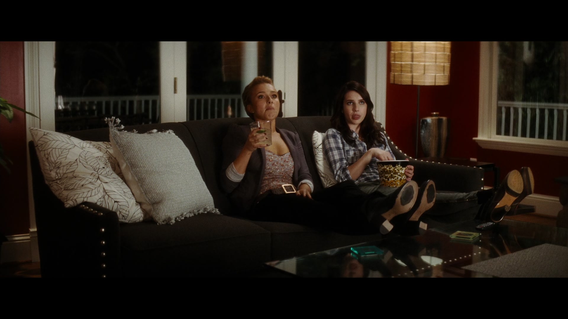 Scream_4_2011_1080p_10263~0.jpg Scream_4_2011_1080p_10263~0.jpg