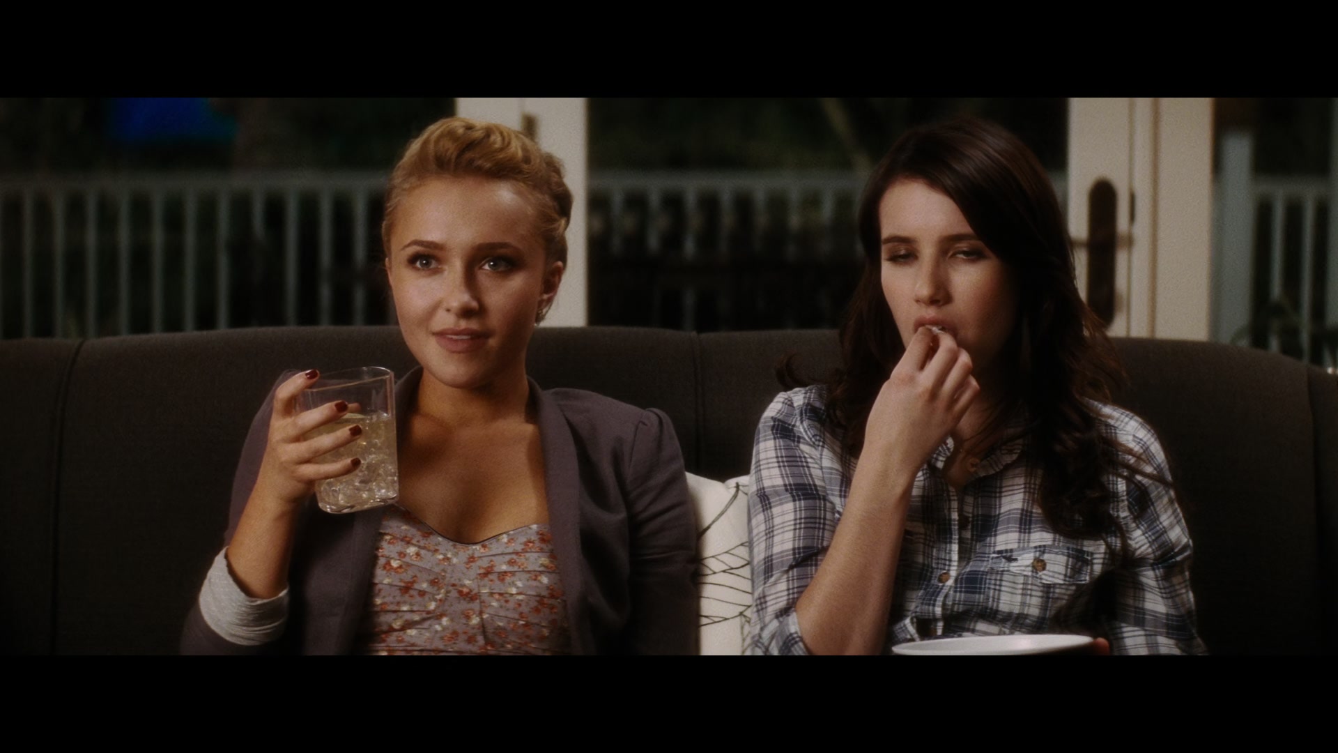 Scream_4_2011_1080p_10321~0.jpg Scream_4_2011_1080p_10321~0.jpg