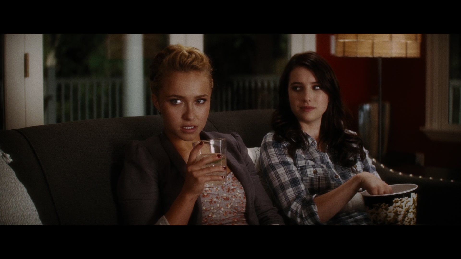 Scream_4_2011_1080p_10368~0.jpg Scream_4_2011_1080p_10368~0.jpg