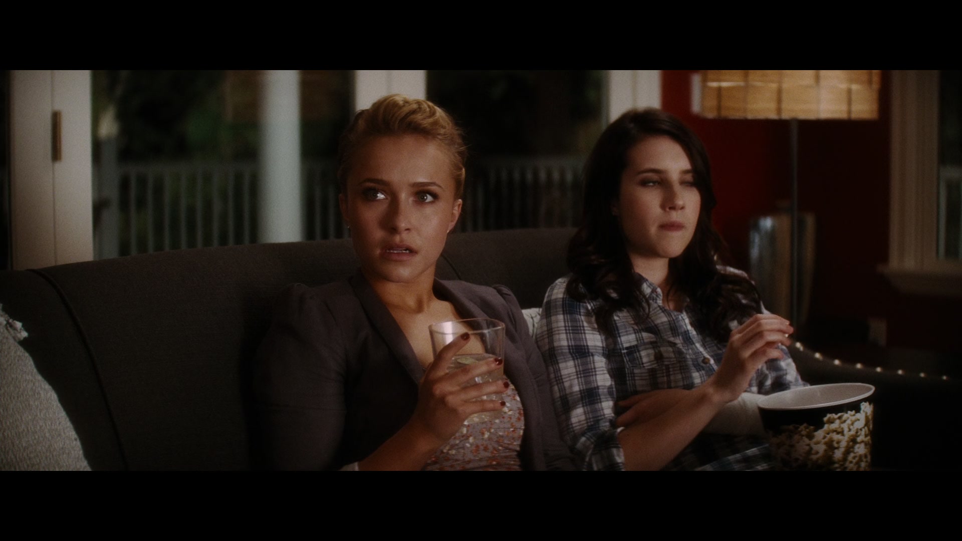 Scream_4_2011_1080p_10406~0.jpg Scream_4_2011_1080p_10406~0.jpg