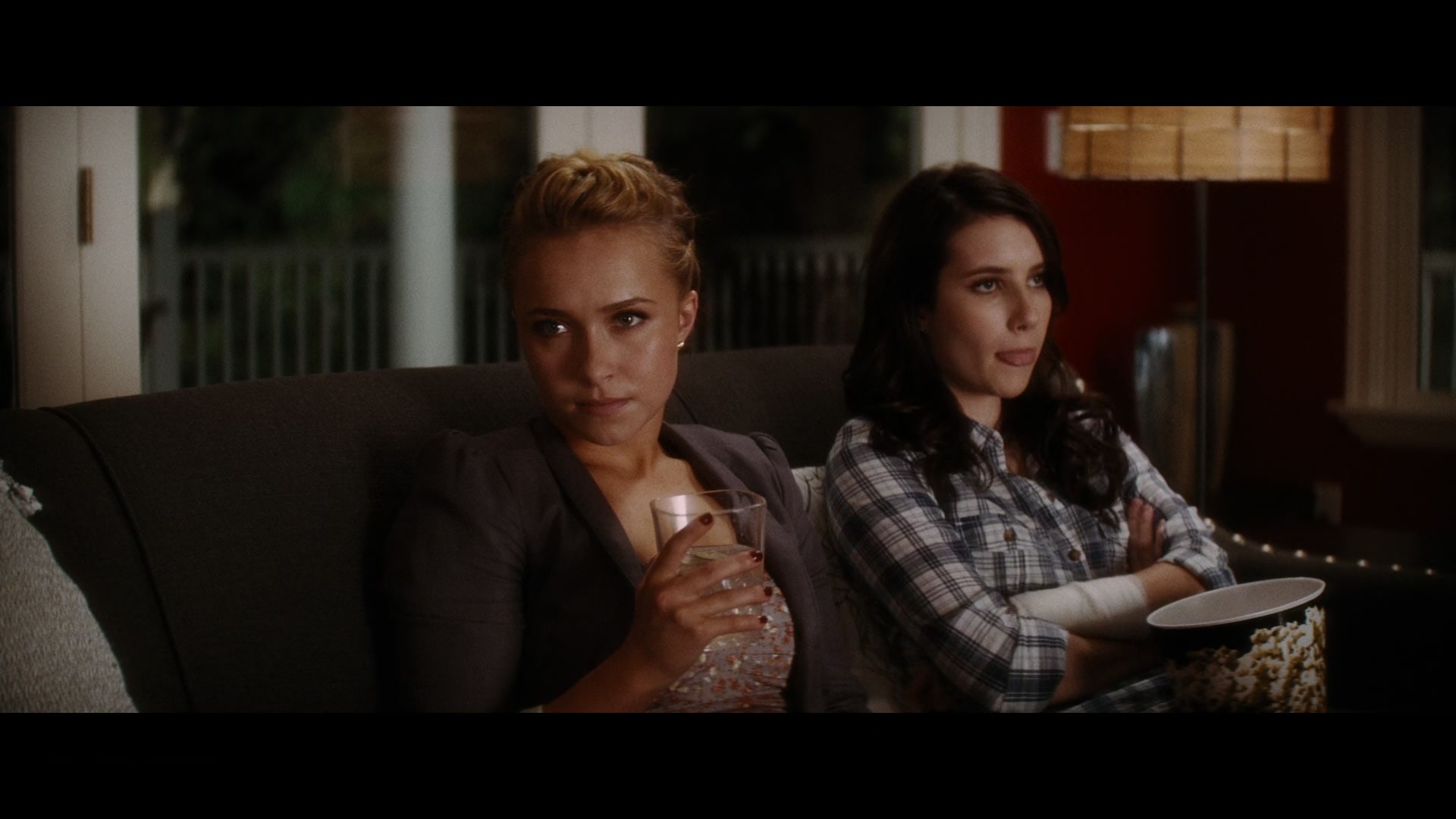 Scream_4_2011_1080p_10412~0.jpg Scream_4_2011_1080p_10412~0.jpg