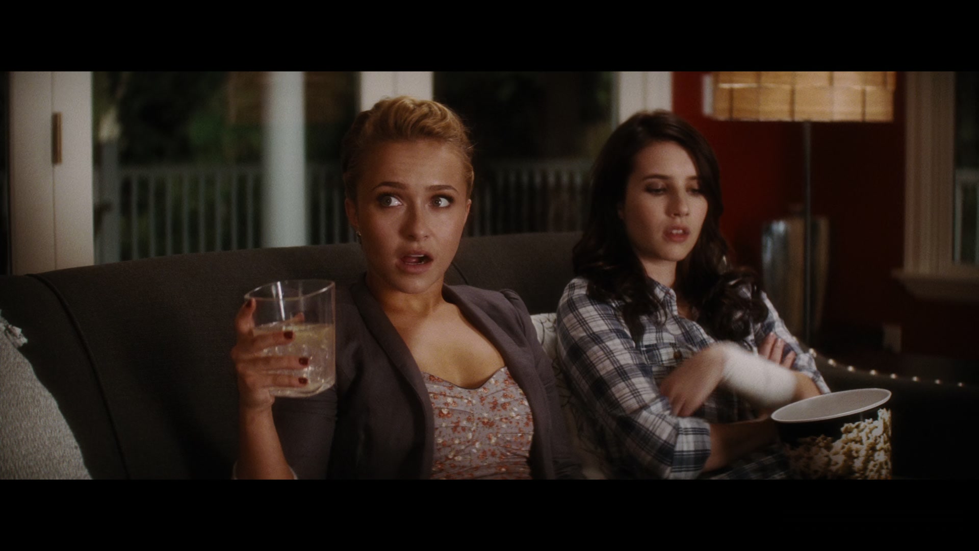 Scream_4_2011_1080p_10432~0.jpg