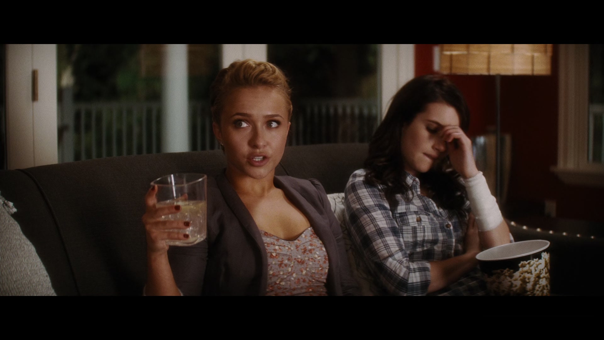 Scream_4_2011_1080p_10433~0.jpg