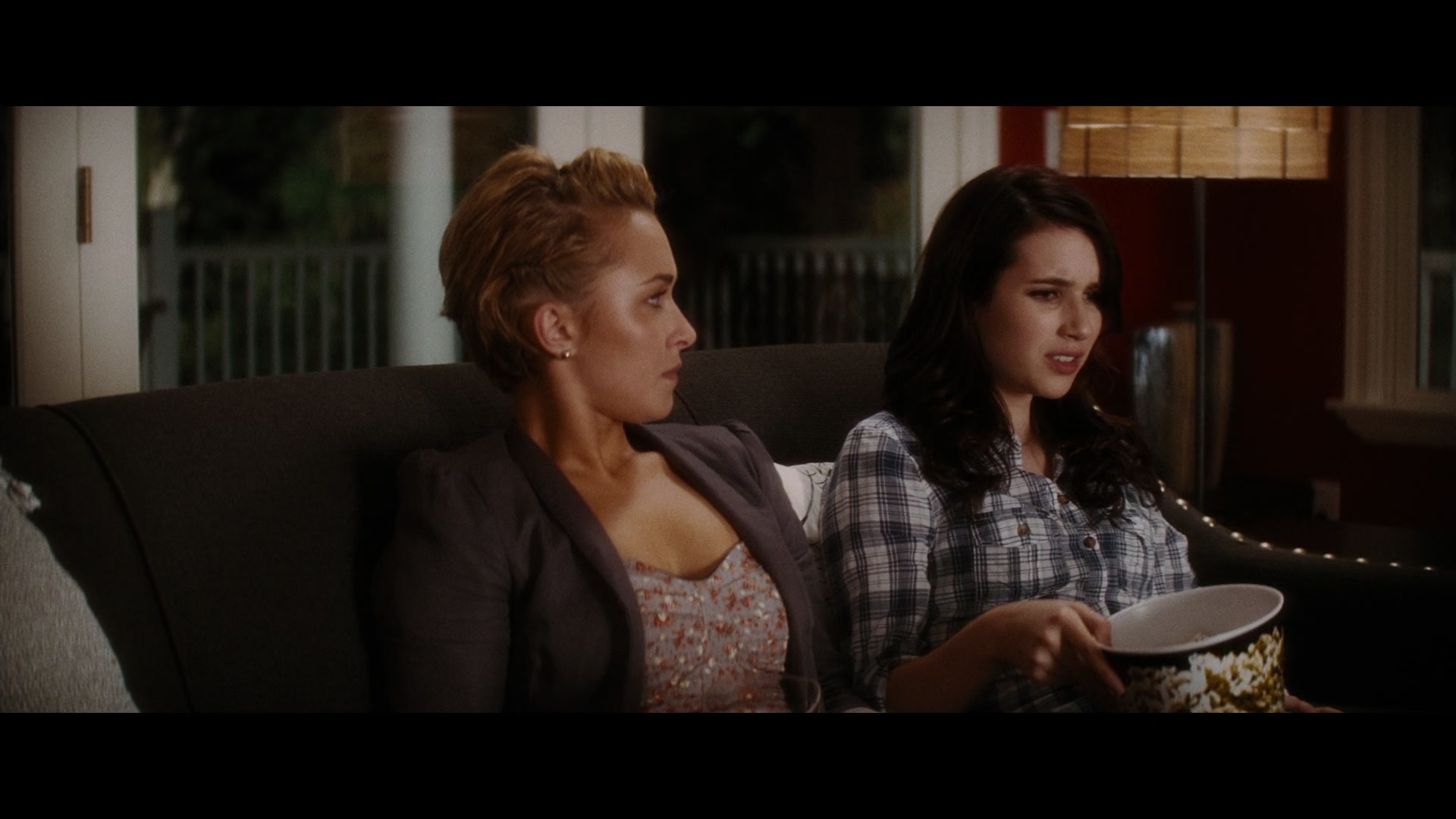 Scream_4_2011_1080p_10485~0.jpg Scream_4_2011_1080p_10485~0.jpg