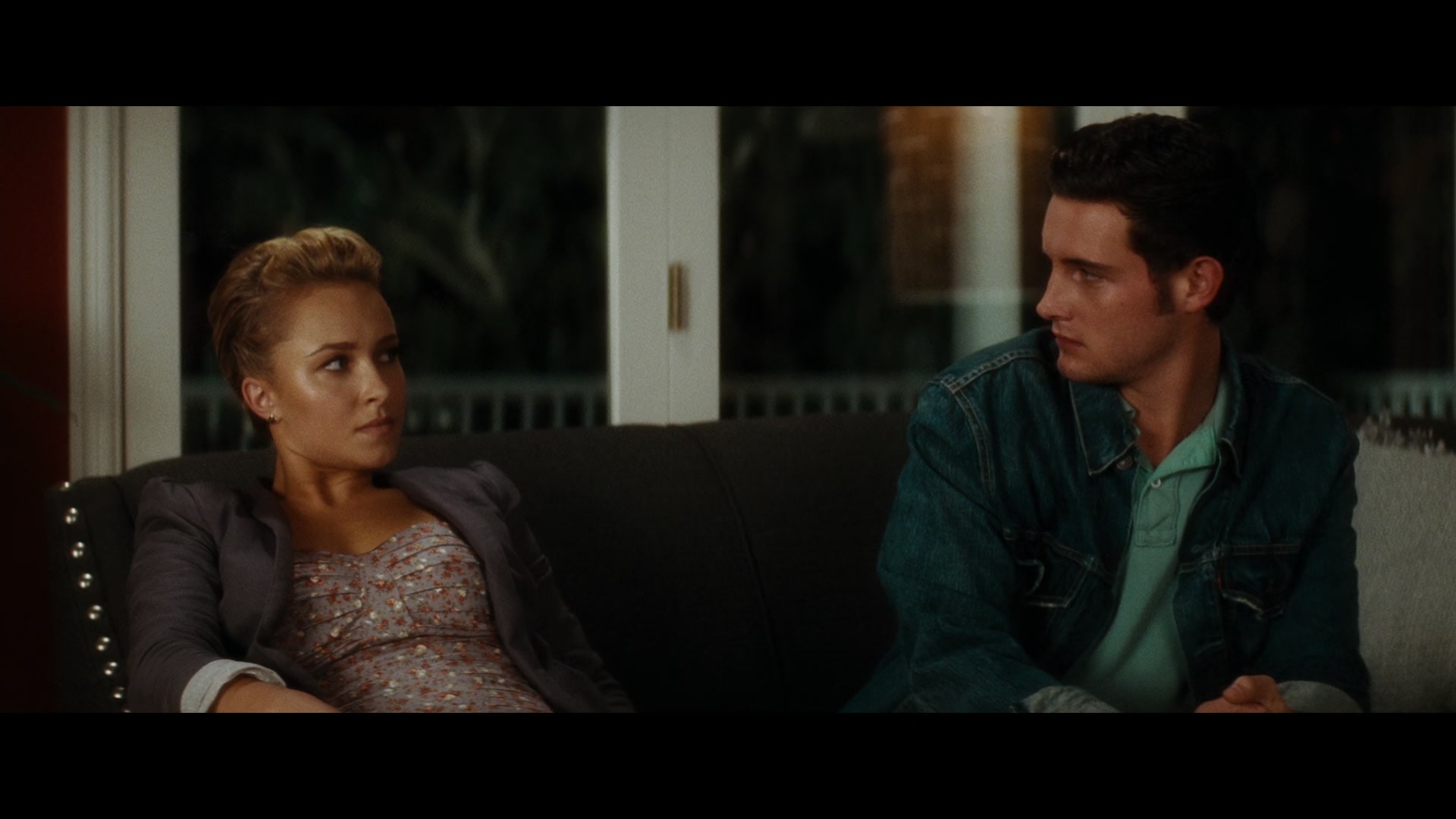 Scream_4_2011_1080p_11115~0.jpg