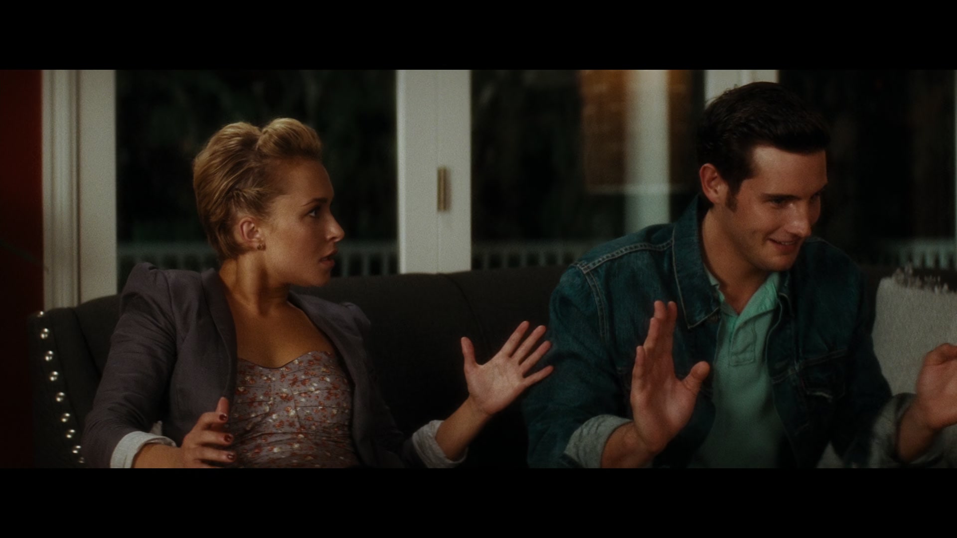Scream_4_2011_1080p_11139~0.jpg