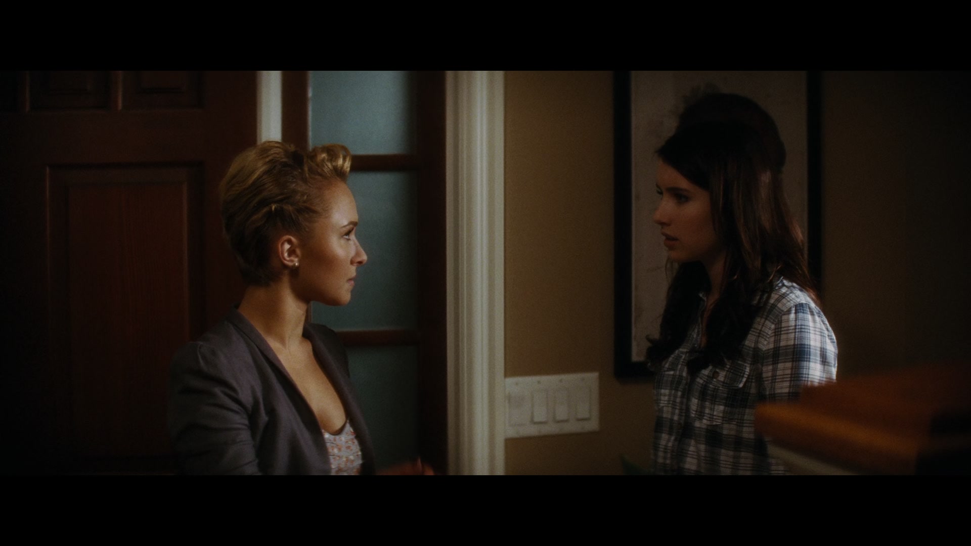 Scream_4_2011_1080p_11408~0.jpg