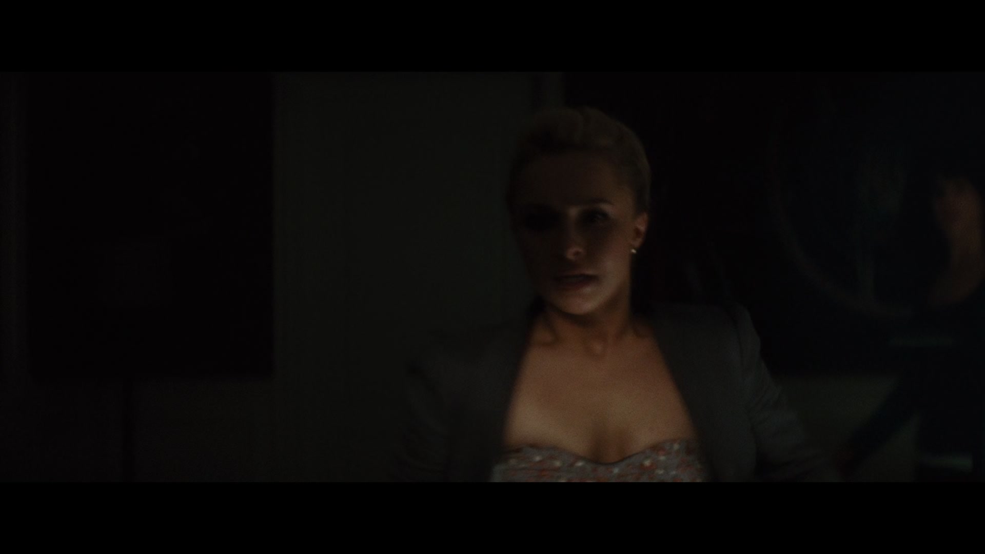 Scream_4_2011_1080p_11793~0.jpg