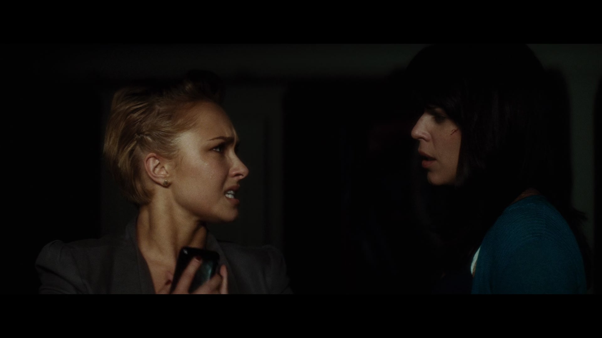 Scream_4_2011_1080p_11968~0.jpg