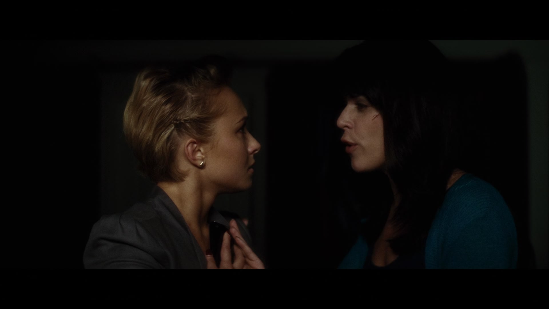 Scream_4_2011_1080p_11977~0.jpg